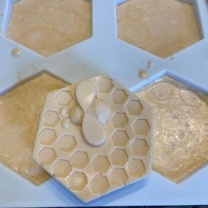 2 shampoo bars!!🧽🛁🥰